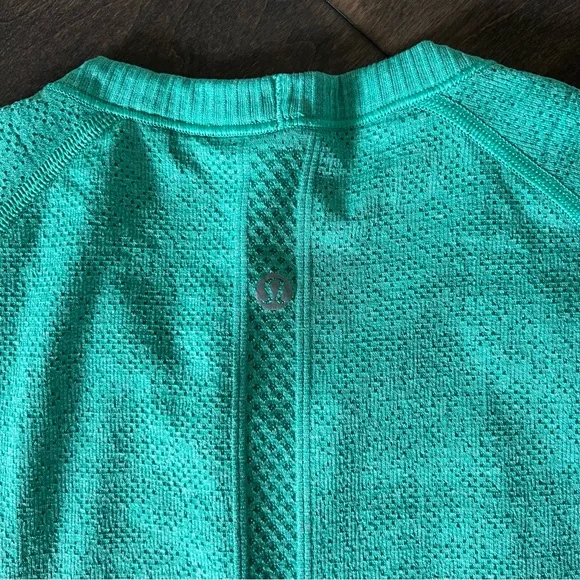 Lululemon Green and Blue Swiftly Tech Tops - Picture 4 of 9